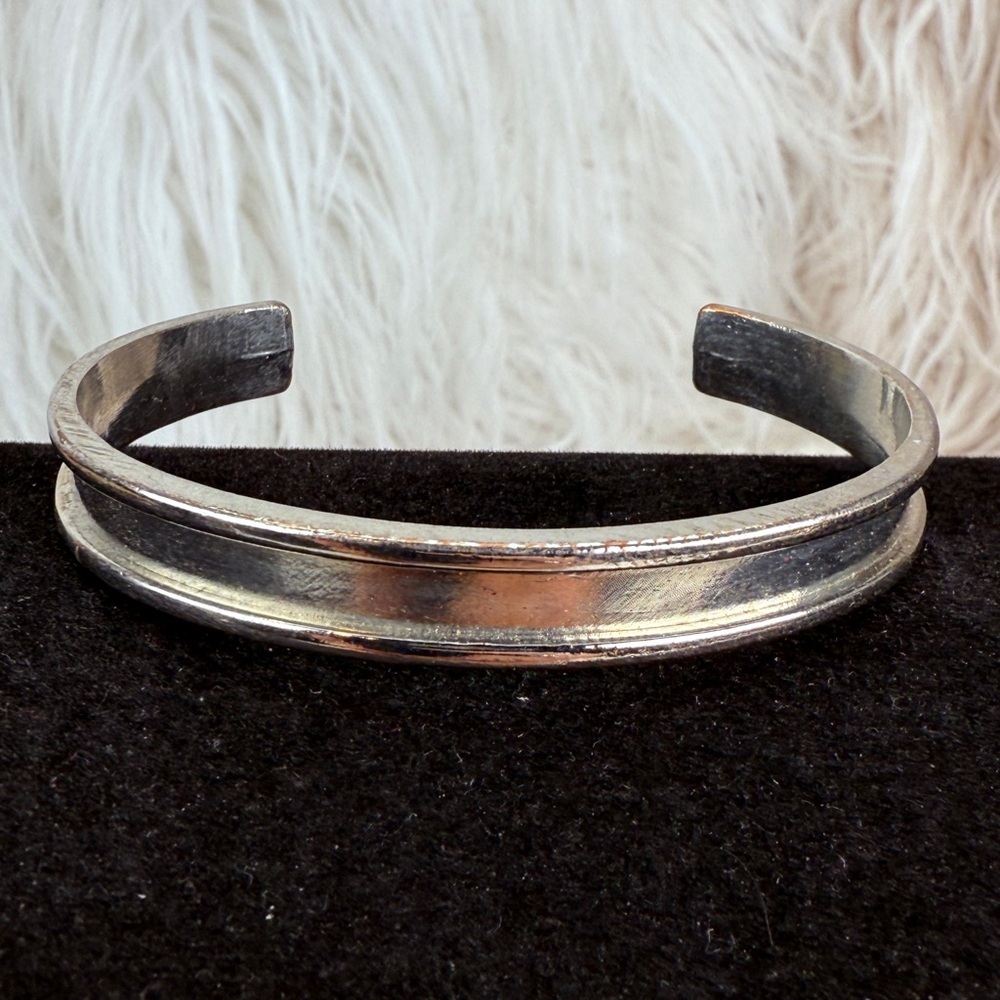 Vintage Silvertone minimalist cuff bracelet